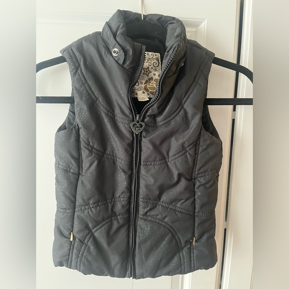 Kids coats and jackets   Girls puffer vest size 5-6  by the Place